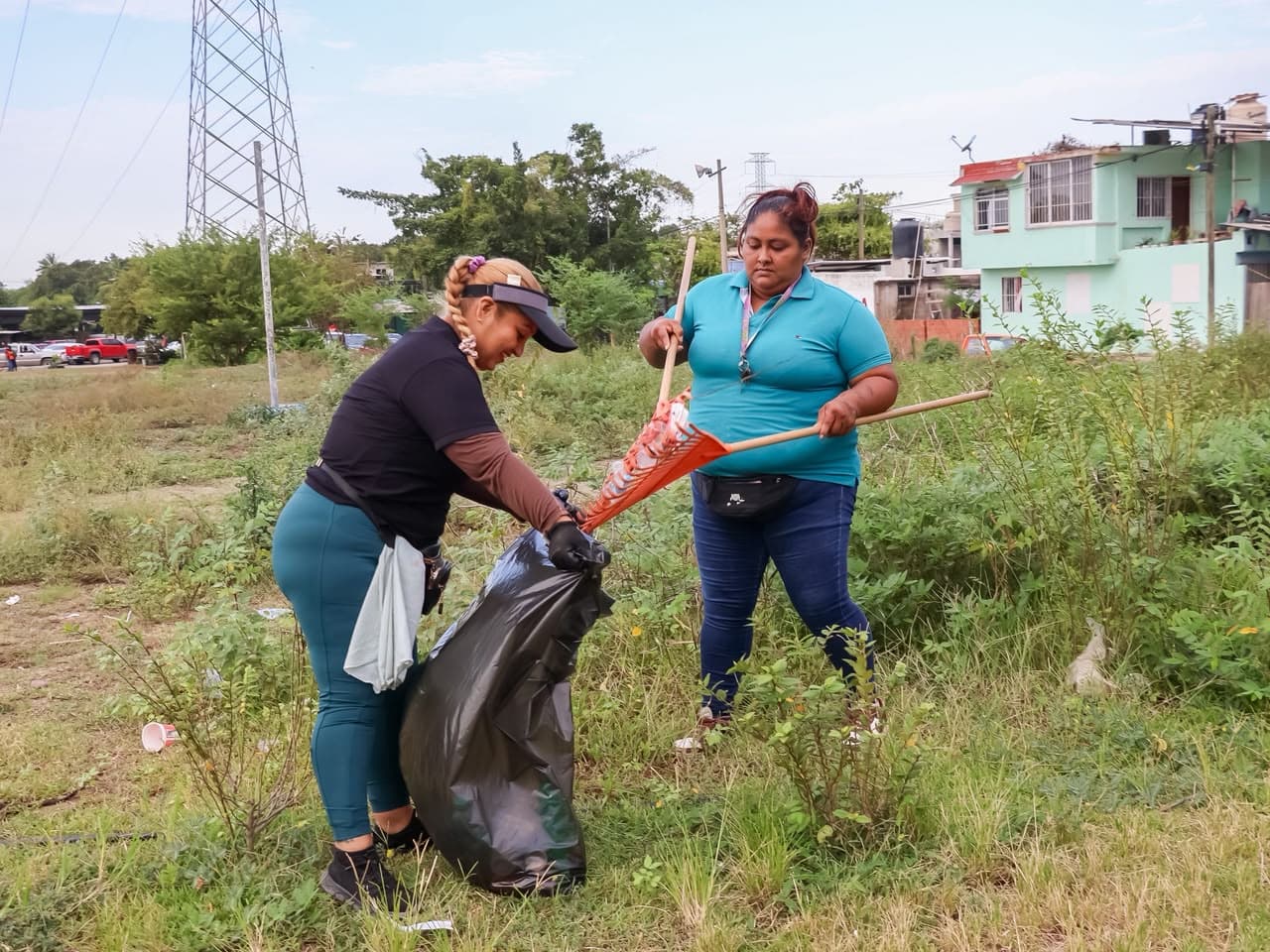 Imagen 2 de Gobierno Municipal Realiza con Éxito Campaña de Limpieza y Descacharrización en El Veladero.