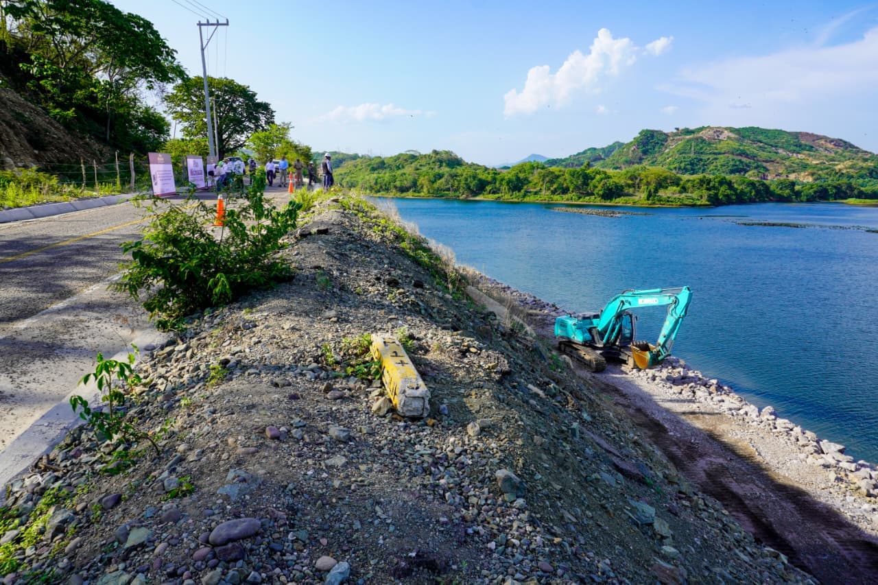 Imagen 2 de Conagua y Gobierno Municipal Arrancan Trabajos de Protección en DIM Lázaro Cárdenas.