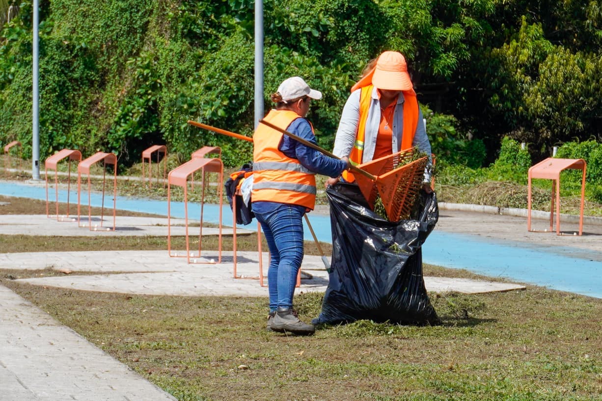 Imagen 3 de Gobierno Municipal Realiza Limpieza en el Nuevo Acceso al Bulevar Costero.