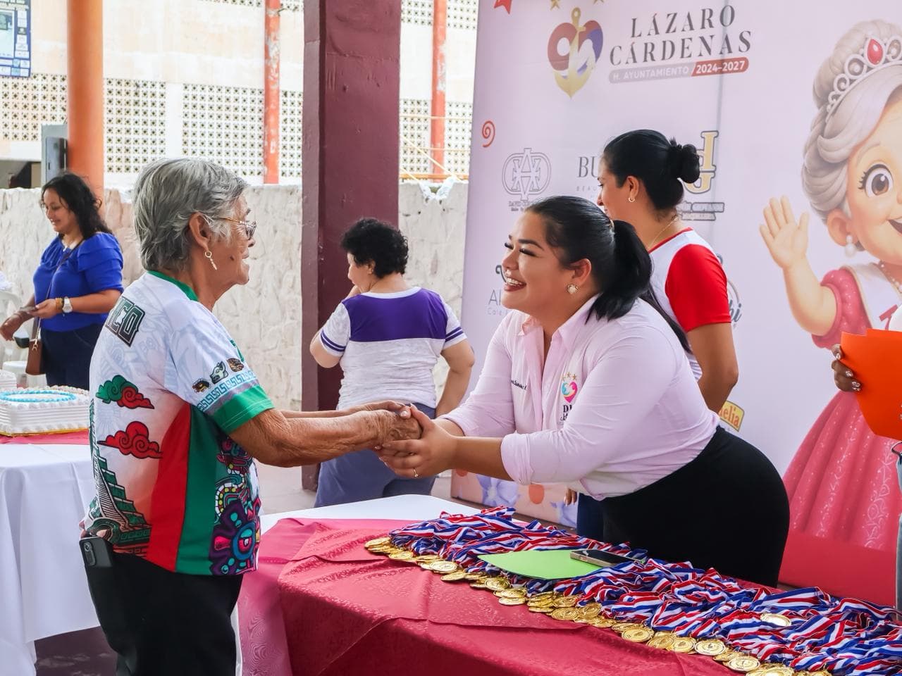 Imagen 11 de DIF Municipal Promueve Torneo Amistoso de Cachibol para Adultos Mayores.