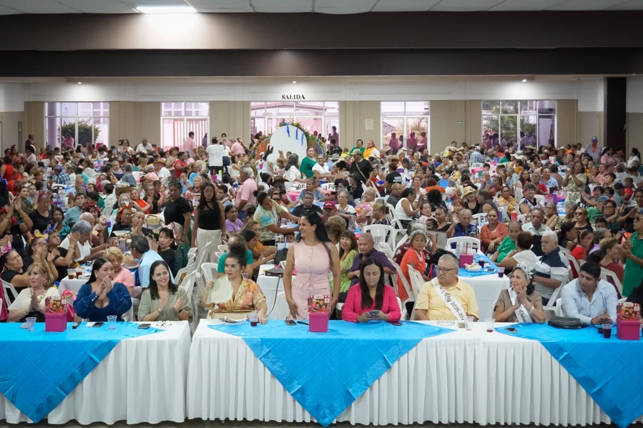 Imagen 6 de ¡Con Magno Festejo, DIF Municipal Celebra a Adultos Mayores!
